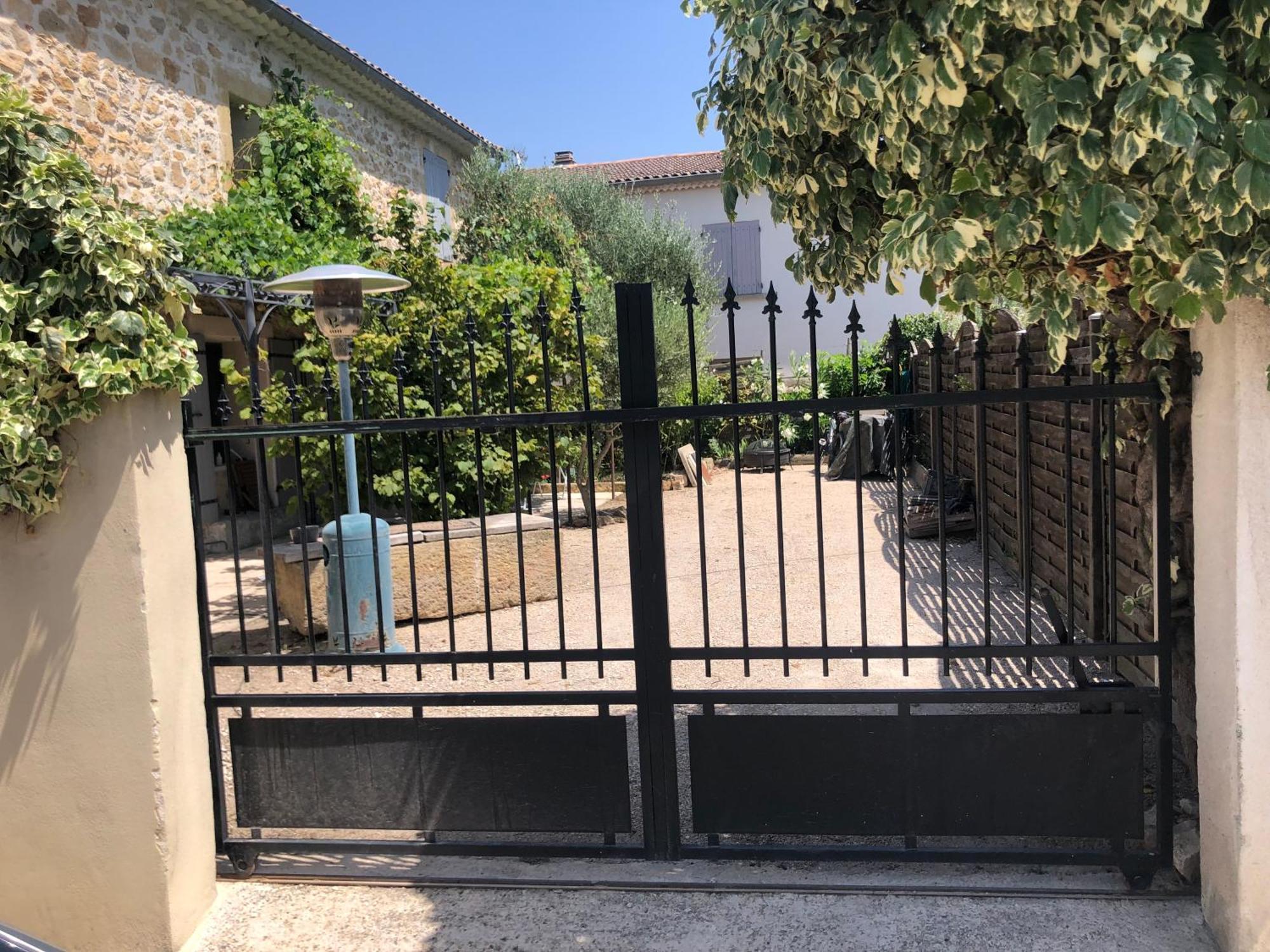 Maison De Village En Duo Avec 150M2 Au Rdc Et La Suite Parentale Ou En Famille Avec 4 Chambres 250M2 Interieur Montfaucon  外观 照片